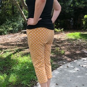 Chicos so slimming mustard yellow cropped pants SZ 3 “16” “XL”